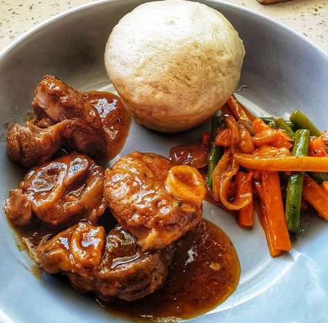 African Cuisine Recipes South Africa, Zimbabwe Food, African Meals, African Recipes Nigerian Food, Culinary Cooking, Healthy Food Inspiration, Soul Food Dinner, African Food, Food Presentation