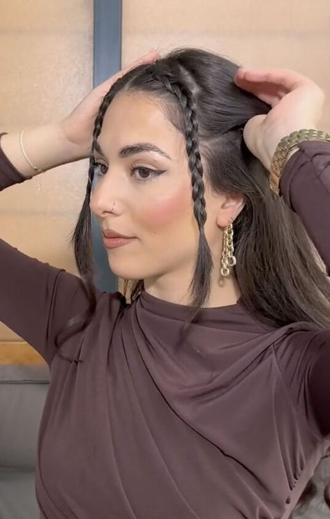 Hi everyone my name is Ayse and I am new to Upstyle. Today I am sharing one of my popular hairstyles, this video has over 3 million views on TikTok and people really like this little hack. I love sharing hair tutorials. I am new to Upstyle and excited to post tutorials here but if you’re eager for more you can find me on my other social media pages: Follow me on Instagram Follow me on TikTokCheck out my YouTube channel STOP pinning your braids to the side of your head like this. T… Suits Hairstyle For Women, Style Inspiration Fall 2023, Front Braid Hair Styles, Hairstyles That Hide Forehead, Braided Loops Hairstyle, Hairstyles For Long Long Hair, Mid Part Hairstyles For Women, What To Wear To A Bar Night Going Out, Hide Ears Hairstyle