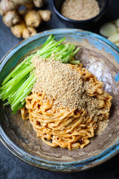 Sesame Sauce Noodles, Vegan Asian Noodle Recipes, Cold Rice Noodle Recipes, Lanzhou Noodles, Sesame Paste Recipe, Noodles Easy Recipes, Konjac Noodles Recipes, Easy Sesame Noodles, Noodle Sauce Recipe