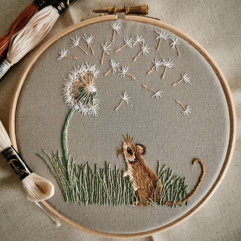 Felted Creatures, Animal Embroidery Patterns, Autumn Embroidery, Christian Embroidery, Christmas Embroidery Patterns, Mirror Decal, Animal Embroidery Designs, Embroidery Stitches Tutorial, Hand Embroidery Projects