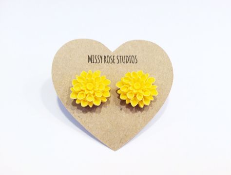 Yellow Dahlia Earrings, Yellow Mum Earrings, Flower Cabochons, Silver Post Earrings, Stud Earrings, Flower Earrings, Lucite Earrings by MissyRoseStudios on Etsy https://www.etsy.com/listing/511420599/yellow-dahlia-earrings-yellow-mum Dahlia Earrings, Yellow Dahlia, Lucite Earrings, Yellow Sun, Earrings Flower, Earrings Stud, Flower Earrings, Artisan Jewelry, Buying Gifts