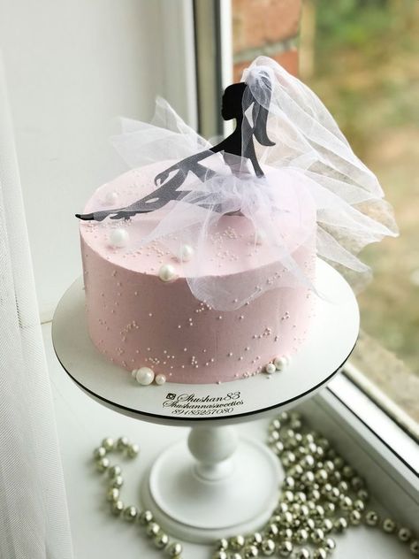 Bridal Shower Cakes Elegant, Bride Shower Cake, Bachelorette Cake For Bride, Bachelorette Party Cake Ideas, Bachelorette Cake Ideas, Bachelorette Cake, Wedding Shower Cakes, Bridal Shower Desserts, Brides Cake