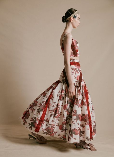 Erdem Fall Winter 2024/25 Birthday Dress For Women, Birthday Outfit Ideas, Fall 2024 Fashion, Fashion Runway Show, 2024 Fashion Trends, Color Trends Fashion, Copenhagen Fashion Week, Fall Winter 2024, Trending Fashion Outfits