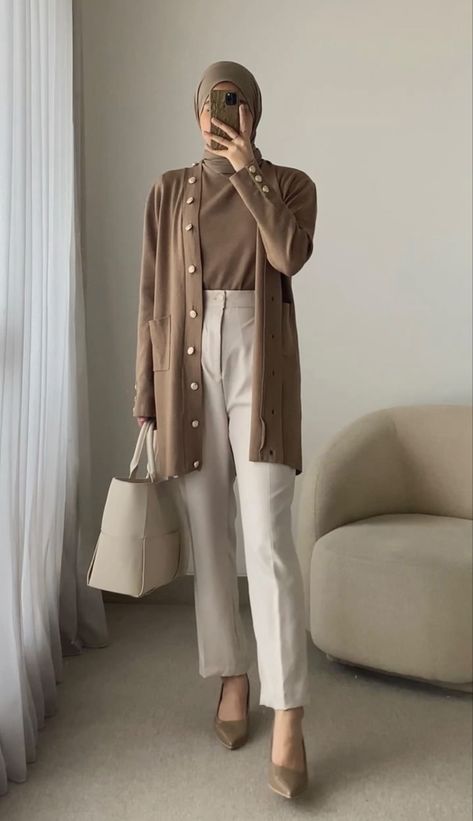 Cardigan: (in almond) https://shope.ee/B4f6hDXJd Inner: (in almond) https://shope.ee/9KIu1aUQE7 Pants: (in ivory) https://shope.ee/1Va2hCgJD4 Bag: https://shope.ee/7pU4qdhMji Heels: (in latte) https://shope.ee/9pFAca4hrg Office Outfits Hijab, Hijabi Cardigan Outfit, Ootd Office Work Hijab, Matching Color Outfits, Pants Hijab Outfit, Ivory Pants Outfit, Old Money Hijab Outfit, Ootd Hijab Formal, Latte Outfit