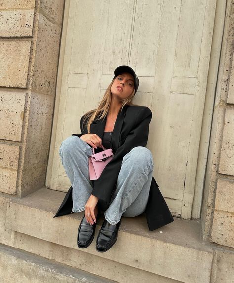 Carla Ginola 🇫🇷 Carla Ginola, Pink Details, Denim Ideas, May 11, Denim Jeans, Loafers, Instagram Photos, Photo And Video, Instagram Photo