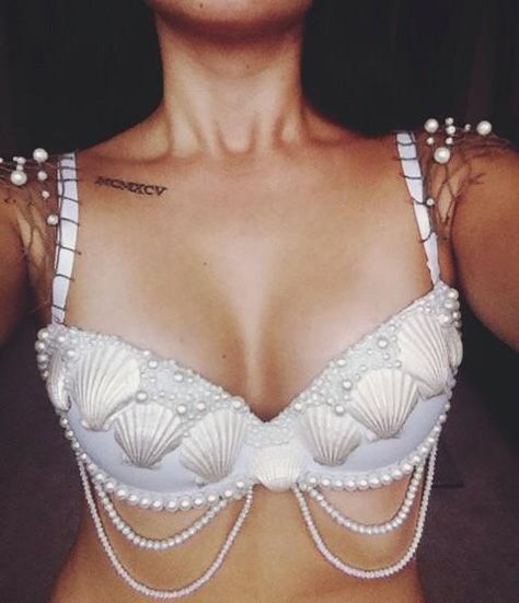 White Mermaid Bra Top, Siren Bra Top, Diy Mermaid Bra Top, White Mermaid Top, Mermaid Halloween Outfit, Mermaid Shell Top, Mermaid Bra Top, Pearl Bra, Siren Costume