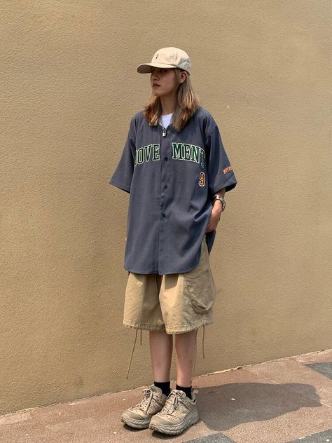 Oversized Summer Outfit, Tomboy Outfits Summer, Baseball Shirt Outfit, Sleeve Shirt Outfit, Oversize Outfit, Hip Hop Vintage, Outfit Oversize, Hippie Blouse, Women Cargo Pants