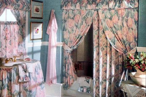 90s Room Ideas, 1990s Bathroom, 1990s Decor, 90s Living Room, Aesthetic Bathroom Decor, Vintage Aesthetic Room, 90s Interior, 90s Home Decor, 80s Interior Design