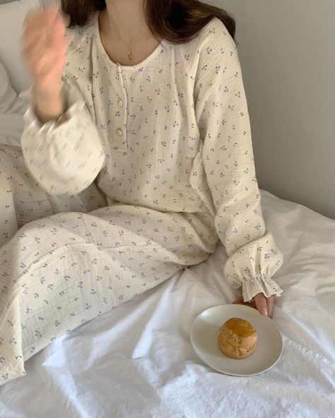 Pajamas Aesthetic, Pijamas Women, Cute Pjs, Pajama Fashion, Cute Sleepwear, Cute Pajama Sets, Pajama Outfits, Cute Pajamas, Home Outfit