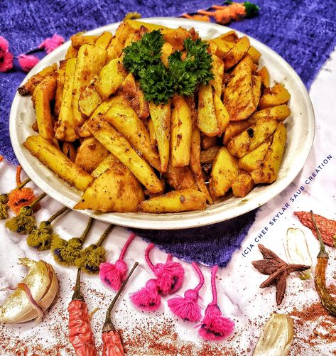 Spicy Vegan Taro Baked Fries - Chef Skylar Saub Paleo Chilli, Baked Fries, Healthy Dishes, Vegan Paleo, French Fries, Finger Food, Vegan Food, Heart Healthy, Gluten Free Vegetarian