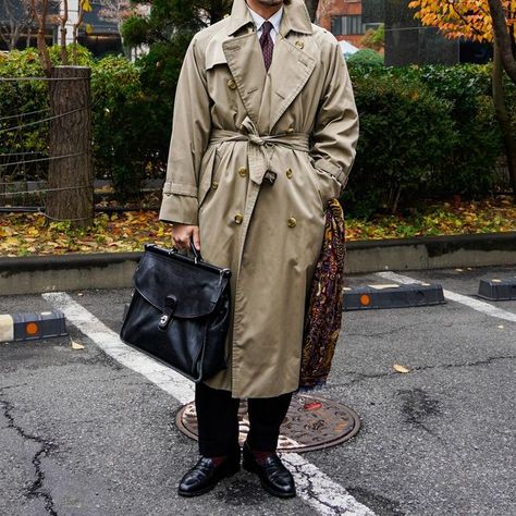 Burberry trench coat street style