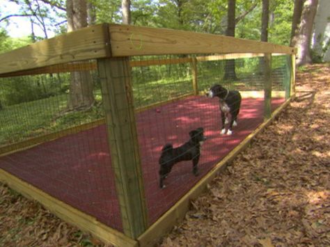 Dog pen. I'd build a doggy cabana in one end and let them sleep out there when it got to be over 100 in here during the summer. I might join them! Diy Dog Playpen Outdoor, Diy Dog Pin Outdoor, Diy Dog Cage Outdoor, Kennel Room, Diy Dog Run, Puppy Pen, Cheap Dog Kennels, Enclosure Ideas, Dog Pens