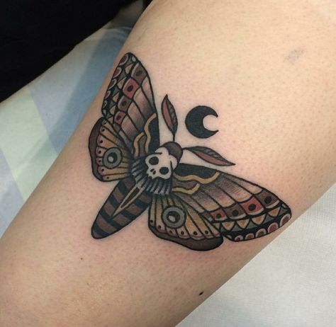 Cicada Tattoo, Moth Tattoo Design, American Traditional Tattoo Ideas, Traditional Tattoo Ideas, Traditional Tattoo Designs, Insect Tattoo, Tattoo Now, Metal Tattoo, Moth Tattoo