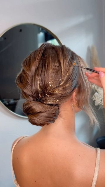 Latin Hairstyles, Wedding Hair Stylist, The Wedding Bliss, Bridal Hair Up, Short Bridal Hair, Wedding Aesthetics, Bridal Hairdo, Instagram Hairstyles, Natural Hair Tutorials