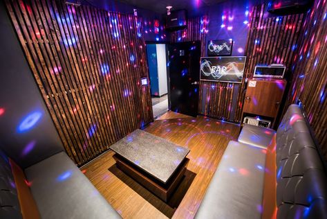 Private Karaoke Room Design, Small Karaoke Room Design, Private Karaoke Room, Japanese Karaoke Room, Korean Karaoke Room Aesthetic, Karaoke Room Design Interiors, Korean Karaoke Room, Karaoke Aesthetic Korean, Karaoke Room Aesthetic