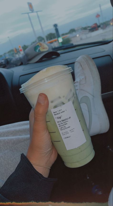 Summer Starbucks Drinks Matcha, Vanilla Bean Matcha Starbucks, Swati Core, Matcha Starbucks Drinks Order Sweet, Best Matcha Drink From Starbucks, Sweet Matcha Starbucks Drinks, Matcha Starbucks Drinks Order, Starbucks Matcha Drinks, Starbucks Iced Drinks