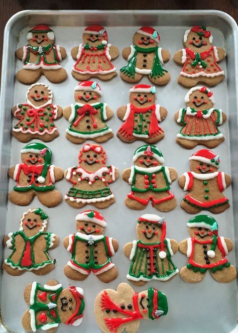 Ginger Bread Man Designs, Gingerbread Man Designs Decorating, Ginger Bread Man Cookies Decorated, Gingerbread Men Cookies Decorated Ideas, Gingerbread People Ideas, Gingerbread Cookies Ideas Decoration, Gingerbread Man Cookie Decorating Ideas, Ginergerbread Cookie, Gingerbread Cookies Ideas