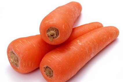 Carrot is a rich source of nutrients. Carrot contains lots of vitamins which are good for skin nails stomach and eyes. It also helps in detoxification process of the body. Read on and know more about the health benefits of carrot. Carrot Benefits, Red Carrot, Kesehatan Gigi, Carrots Oil, Carrot Juice, Carrot Recipes, Acne Remedies, Organic Vegetables, Herbal Supplements