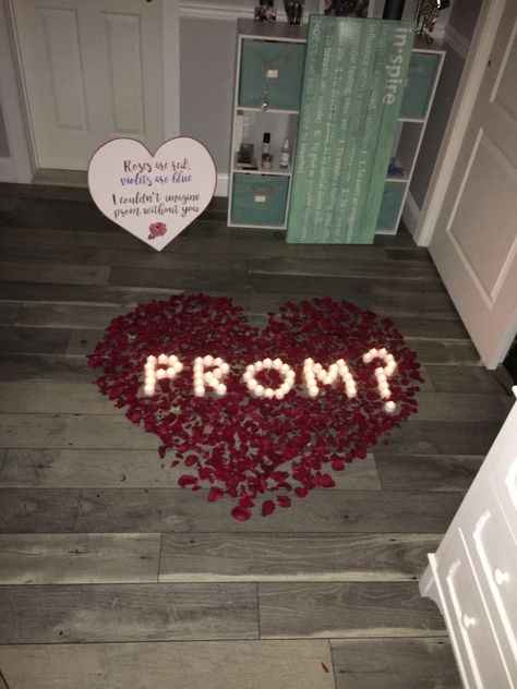 Prom Proposal Room Ideas, Book Promposal Ideas, Prom Posals Ideas For Girlfriend, Promposal Ideas For Girlfriend, Promposal Ideas For Him, Best Prom Proposals, Prom Proposal Ideas, Creative Prom Proposal Ideas, Hoco 2023