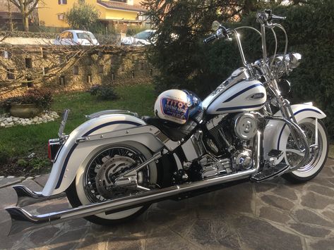 FLSTS HERITAGE SPRINGER 2000 ape hanger scarichi fishtail casco 70's for Tito ! Harley Springer, Springer Softail, Heritage Springer, Ape Hanger, Softail Springer, Motos Harley, Softail Custom, Ape Hangers, Harley Davidson Fatboy