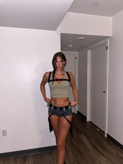 Black Lara Croft, Jurrasic Park Costume Women, Army Women Costume, Army Outfit Halloween, Gi Joe Costume Women, Cargo Skirt Halloween Costume, Lara Croft Costume Makeup, Jumanji Halloween Costumes, Indiana Jones Costume Female