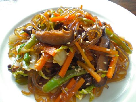 Chapchae Recipe, Chap Chae, Japchae Noodles, Korean Sweet Potato Noodles, Sweet Potato Stir Fry, Noodles Korean, Korean Stir Fry, Korean Sweet Potato, Korean Recipe