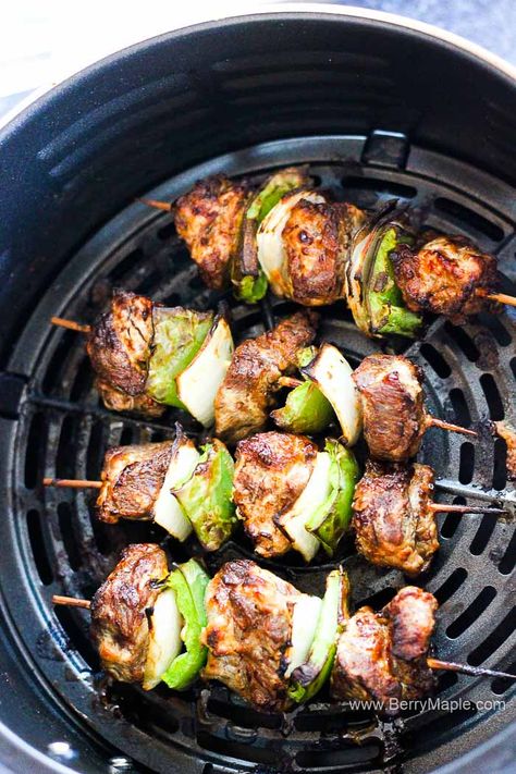 Kabobs In Air Fryer, Air Fryer Beef, Air Fryer French Fries, Beef Kebabs, Air Fryer Steak, Steak Kabobs, Beef Kabobs, Air Fryer Oven Recipes, Air Fry Recipes