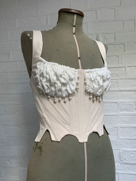 Pearly White Scalloped Corset Bustier made to Order - Etsy Chile Corset Fairy, Denim Bustier, Personal Style Inspiration, Corset Bustier, White Corset, Bustier Top, Bustiers, Corsets, Cotton Twill