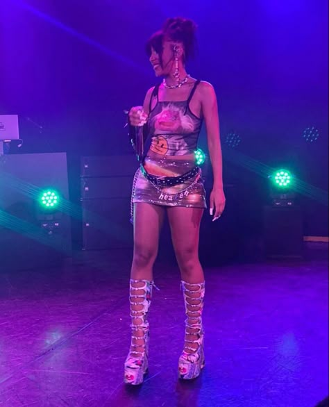 Doja Cat Outfits Concert, Doja Cat Outfits, Cat Outfits, Heaven By Marc Jacobs, Cat Heaven, Outfits Concert, 2023 Aesthetic, Festival Outfits Rave, Catty Noir