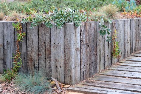 Sleeper Retaining Wall Ideas, Vertical Sleeper Retaining Wall, Driveway Farmhouse, Railway Sleepers Garden, Sleeper Wall, Sleeper Retaining Wall, Garden Dividers, Sleepers In Garden, Pool Paving