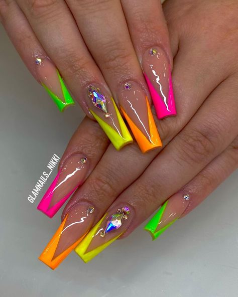 Nikki | EV Nail Studio on Instagram: “May your Monday be short, your coffee be strong, and your nails get compliments.! 💛💚🧡❤️💙 Evstudio.co 📍 Kent Kangley (253)277-3659…” Summer Gel Nails Ideas 2024 Short, Nails Games, Nail Designs Bling, Rainbow Nails Design, Neon Acrylic Nails, Multicolored Nails, Hard Gel Nails, Fancy Nails Designs, Nails Design With Rhinestones