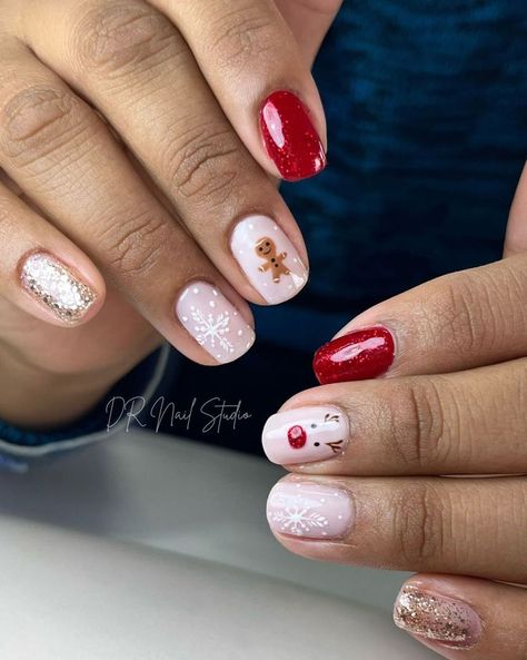 Nails Matching, Short Natural Nails, Mix Match Nails, Festive Holiday Nails, Nail Designs Ideas, Holiday Nail Designs, Christmas Nails Easy, Cute Christmas Nails, Holiday Nail