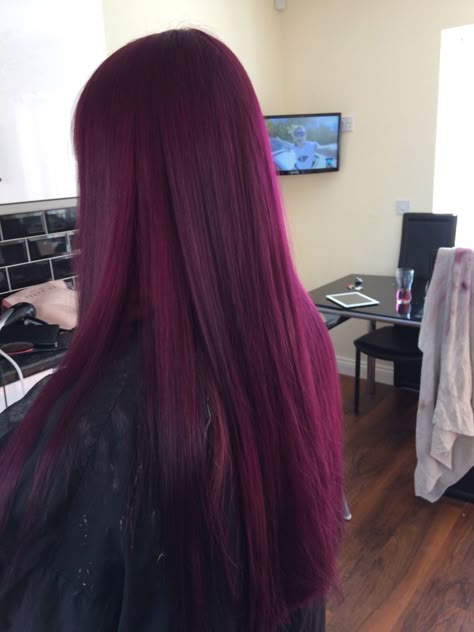 Purple Redish Color Hair, Merlot Color Hair, Purple Hair Colors Ideas, Darker Purple Hair, Maroon Violet Hair, Grape Colored Hair, Hair Colors That Go With Brown Eyes, Perpel Hair Colour, Red With Purple Hair