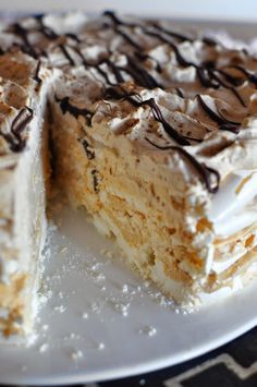 Coffee Pavlova, Coffee Meringue, Meringue Recept, Pavlova Cake, Meringue Desserts, Meringue Recipe, Meringue Cake, Pavlova Recipe, Unsweetened Chocolate