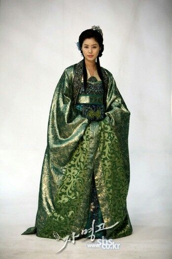 Korean traditional dress - Goguryeo period Beautiful Hanbok, Asian Style Clothes, Traditional Korean Clothing, Korean Costume, Asian Traditional Clothes, Ancient Clothing, Hanbok Traditional, Unique Beauty Products, Korean Traditional Clothing