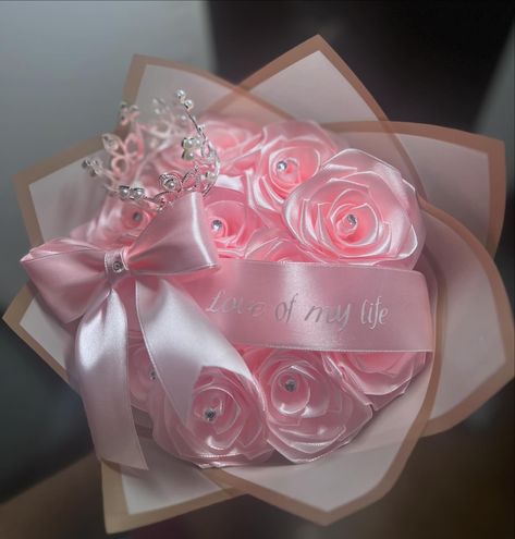 Love of my life 💕 Small & cute 🫶🏼🫶🏼 12-count baby pink roses with rhinestones & crown 👑 - - - #roses #reels #rosas #florist #rosaseternas #eternalroses #explore #bouquet #viral #fyp #ramobuchon #smallbusiness #explorepage Ribbon Rose Bouquets, Eternal Roses, Mini Business, Ribbon Bouquet, Rhinestone Crown, Ribbon Roses, Small Rose, Rose Bouquet, Quince