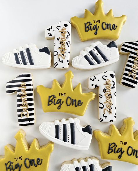 Notorious Two Birthday Party, The Biggie One Birthday, First Birthday Biggie Smalls, Golden 1st Birthday Boy, Notorious One Birthday Party Decorations, Hip Hop 1st Birthday Party, Notorious 1 Birthday, Golden First Birthday Boy, Notorious One Cookies