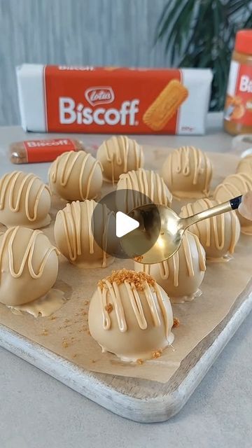 ROX on Instagram: "Mouthwatering Biscoff Mini Cheesecake Balls 

💥🌏👑

#biscoff #chesscake #nobakedessert #asmrsounds #easyrecipe #foodie #quickrecipes #delicious

(Thanks to 
barbhomekitchen)" Biscoff Cheesecake Bites, Biscoff Cheesecake Mini, Biscoff Mini Cheesecake, Mini Biscoff Cheesecake, Chess Cake, Cheesecake Balls, Biscoff Recipes, Biscoff Cheesecake, Cheesecake Bites