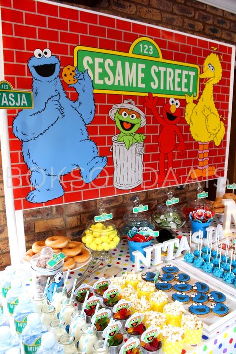 Elmo Candy Table, Elmos Wonderful World Party, Sesame Street Snack Table, Sesame Street Candy Table, Sesame Street Dessert Table, Sesame Street Snacks, Sesame Street The Count, Elmo First Birthday, Sesame Street Cupcakes