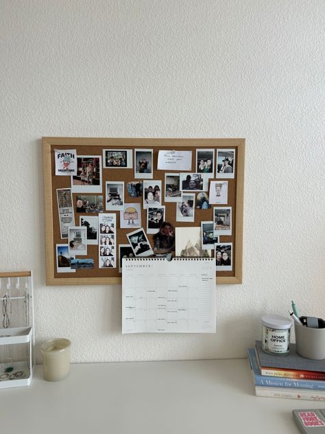 Locker Pictures, Corkboard Aesthetic, Pin Board Ideas Aesthetic, Uni Room, Redecorate Bedroom, Room Planning, Dream Room Inspiration, Room Makeover Bedroom, Room Makeover Inspiration