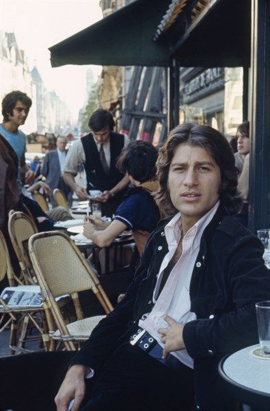 Mike Brant, at a café in Paris - photo by Michael Holtz  Credits : Michael Holtz Estate / Photo 12 www.photo12.com Mike Brant, Star Photo, M Image, Modern Talking, Paris Photo, Famous Singers, 1970s Fashion, Paris Photos, Beautiful Voice