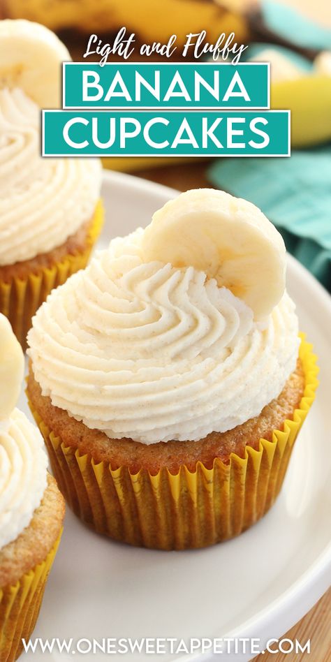 Banana Bread Cupcakes Moist, Banana Muffins With Frosting, Banana Cupcake Recipe Moist, Banana Cupcakes With Cinnamon Frosting, Banana Cupcakes With Cake Mix Recipes, Banana Cupcakes Recipe, Banana Cupcakes Easy, Banana Cupcake Recipe, Banana Cream Cupcakes