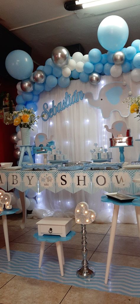 Decoraciones de fondo y alquiler de accesorios de la temática que deseen   @jaktedecora Baby Shower Nene, Baby Shower Mixto, Baby Shower Unisex, Baby Shower Party Games, Its A Boy, Unisex Baby Shower, Baby Shawer, Blue Baby Shower, Boy Baby Shower