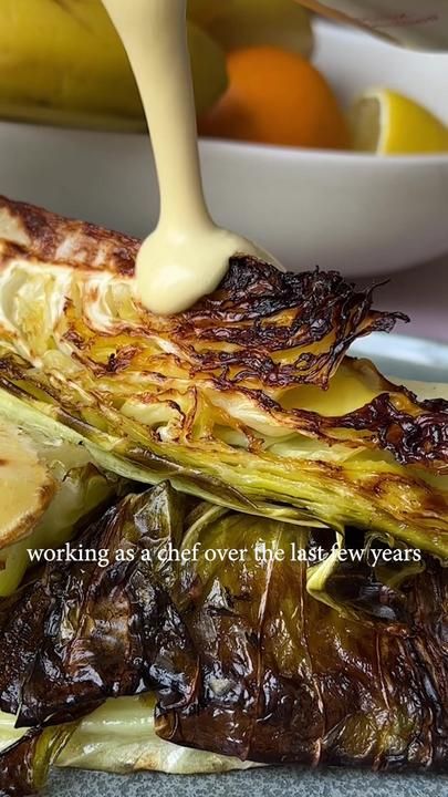 Chilli Bread, Hispi Cabbage, 7 Day Cabbage Soup Diet, Vegetarian Ideas, Recipe Tiktok, Cabbage Soup Diet, Roasted Cabbage, Cabbage Recipe, Roast Eggplant