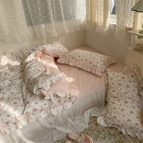 Pink Comforter Aesthetic, White Aesthetic Bedroom, Coquette Roses, White Ruffle Bedding, Pink Apartment Decor, Ruffle Duvet Cover, 80s Decor, Pink Comforter, Pink Duvet Cover