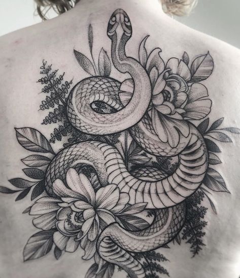 Snake Mushroom Tattoo, Tattoos On Buttocks For Women, Snake Back Tattoo, Tropisches Tattoo, Alex Tabuns, Snake And Flowers Tattoo, Snake And Flowers, Tier Tattoo, Fern Tattoo