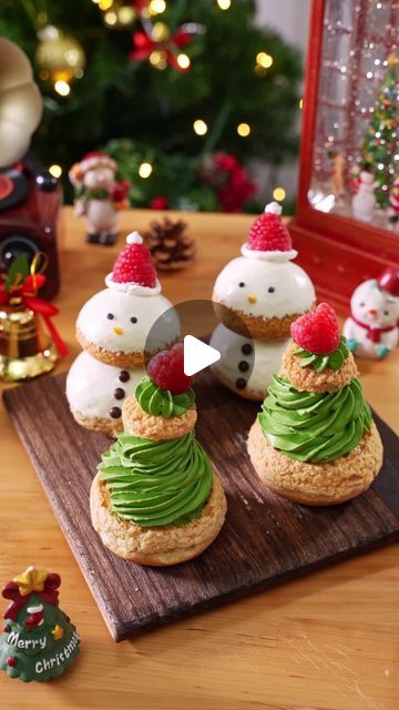 Christmas Choux Pastry, Christmas Party Treats, Easy Christmas Cake Recipe, Christmas Pastries, Chocolate Work, Love Of Family, Snowman Cookies, Xmas Cake, Christmas Cake Recipes