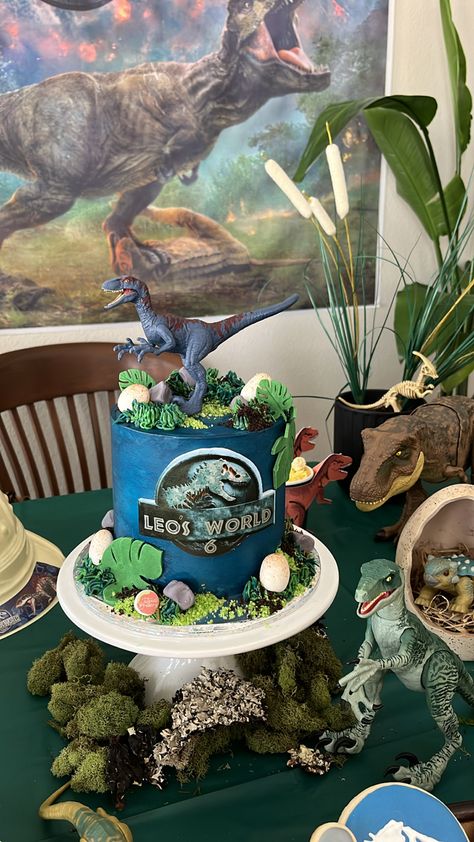 Jurassic World Birthday Cakes, Jurasic Word Cake, Jurassic Park Birthday Cake, Dino Cakes, Jurassic World Birthday Party, Trex Birthday, Jurassic World Birthday, Jurassic World Cake, Jurassic Park Birthday Party