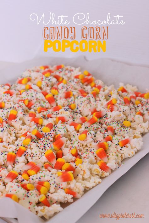 White Chocolate Candy Corn Popcorn on MyRecipeMagic.com #popcorn #candy #corn #white #chocolate Candy Corn Popcorn, White Chocolate Popcorn, Halloween Themed Food, White Chocolate Candy, Diy Easy Recipes, Chocolate Popcorn, Halloween Treats Easy, Popcorn Recipes, Seasonal Food