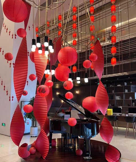 Vietnamese New Year Decorations, Chinese New Year Table Decorations, Decor Tet, Tet Decor, Tet Decoration, Exhibition Display Design, New Year Table, Chinese New Year Crafts, Chinese Decor